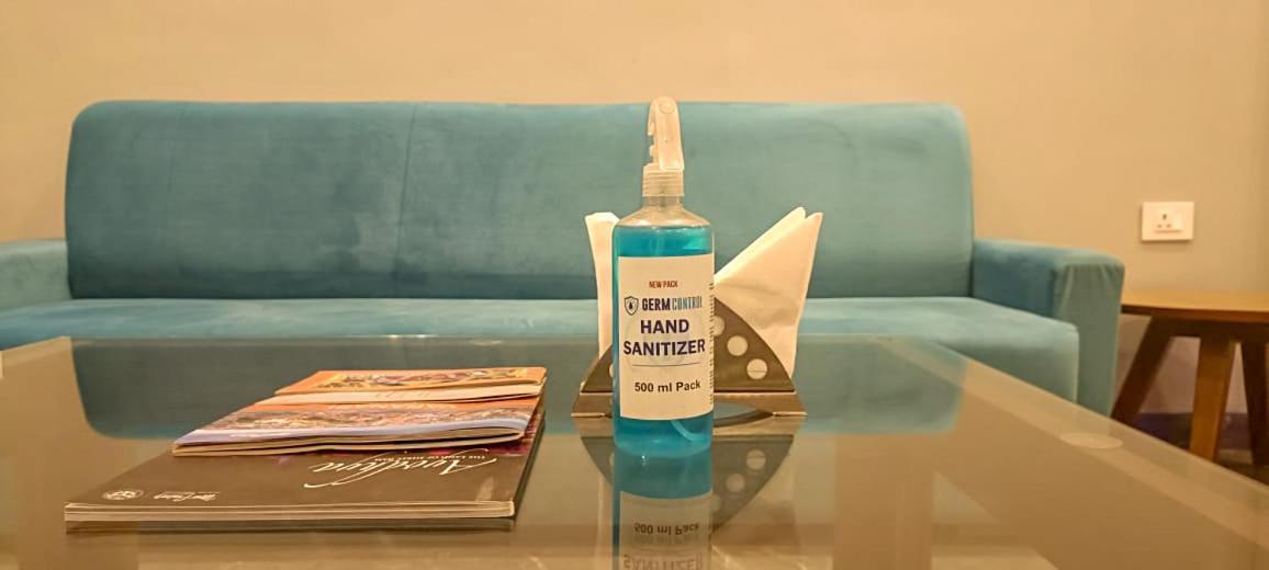Four Leaf Hotel - Sapphire Blue, Βαρανάσι Εξωτερικό φωτογραφία