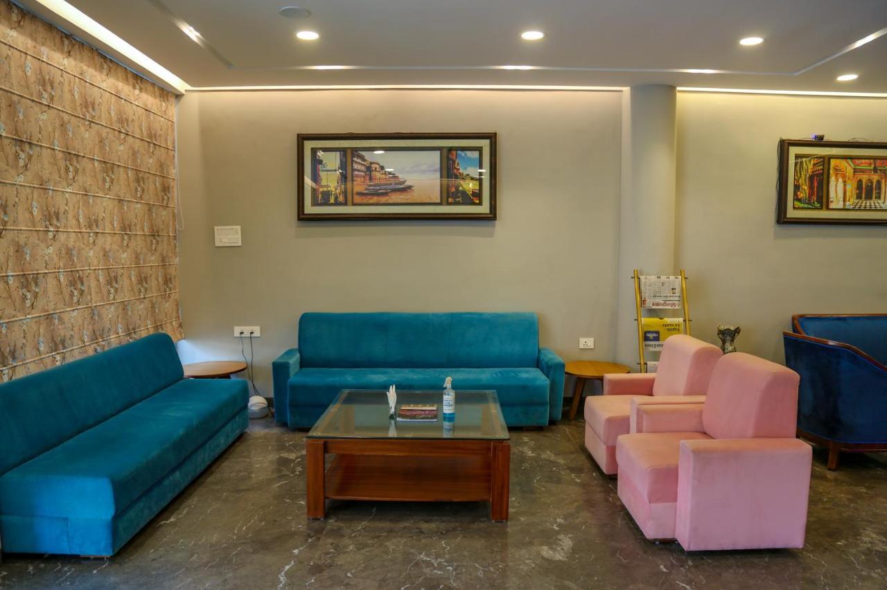 Four Leaf Hotel - Sapphire Blue, Βαρανάσι Εξωτερικό φωτογραφία