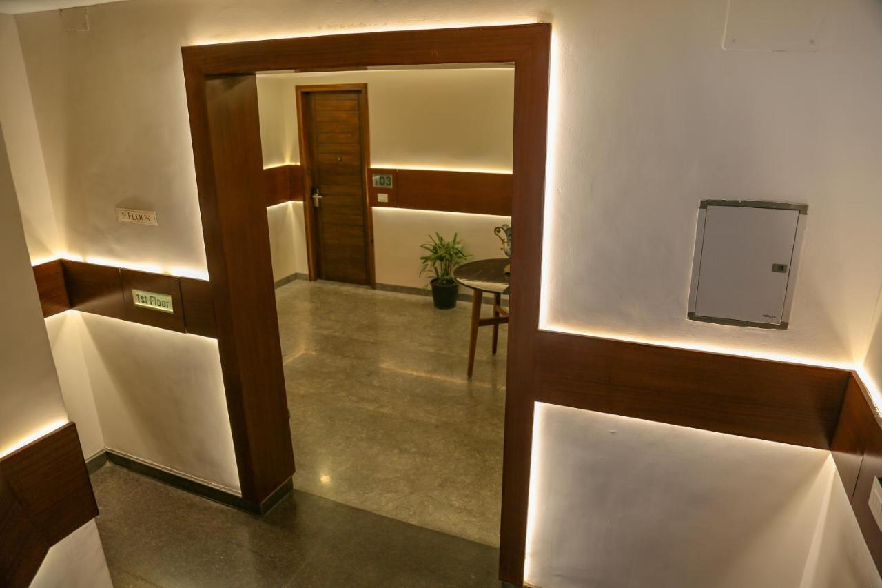 Four Leaf Hotel - Sapphire Blue, Βαρανάσι Εξωτερικό φωτογραφία